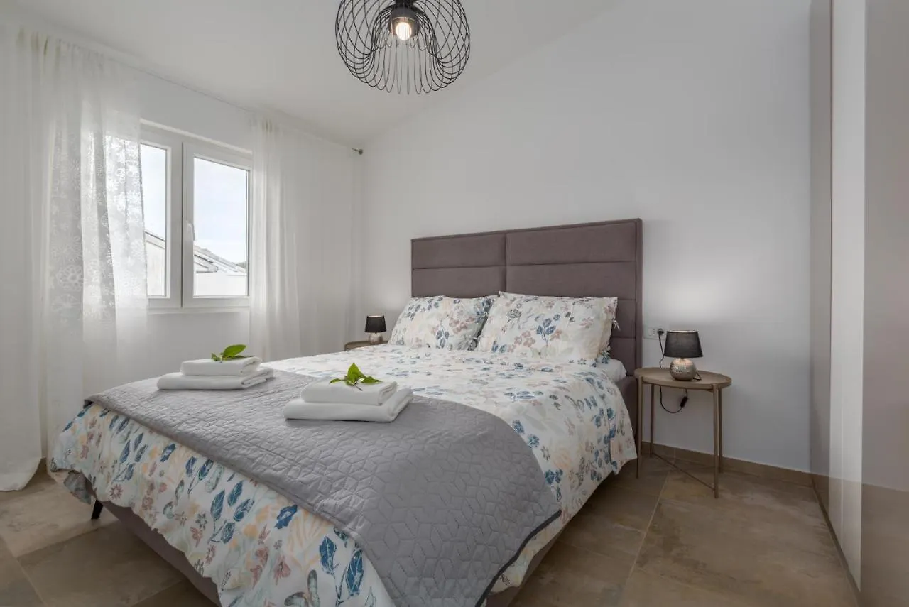 Apartments Zomzi Porec Croatia