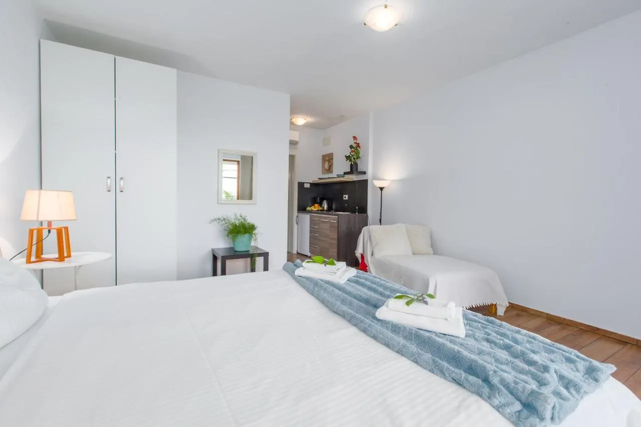 Apartments Zomzi Porec Croatia
