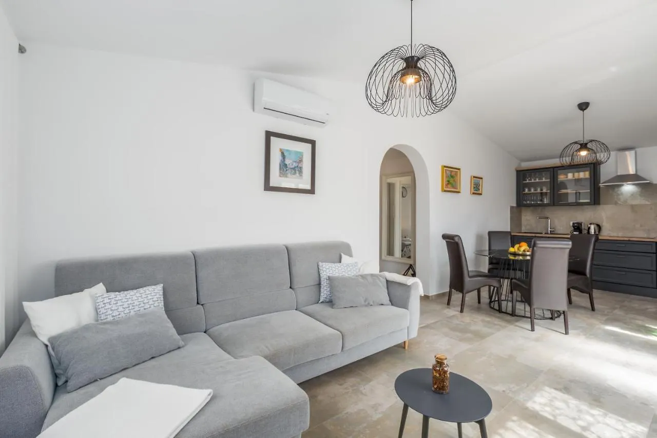 Apartments Zomzi Porec Croatia