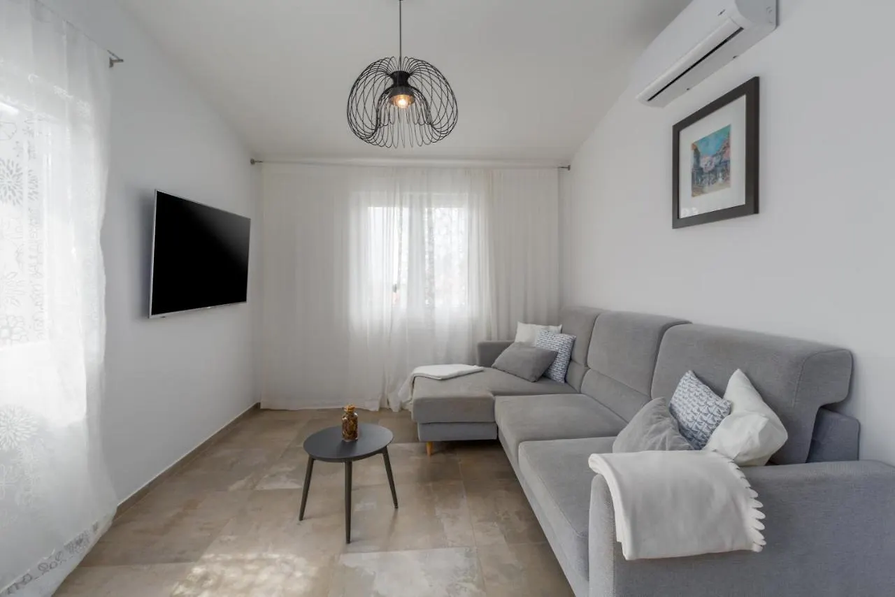 Apartments Zomzi Porec 0*,  Croatia