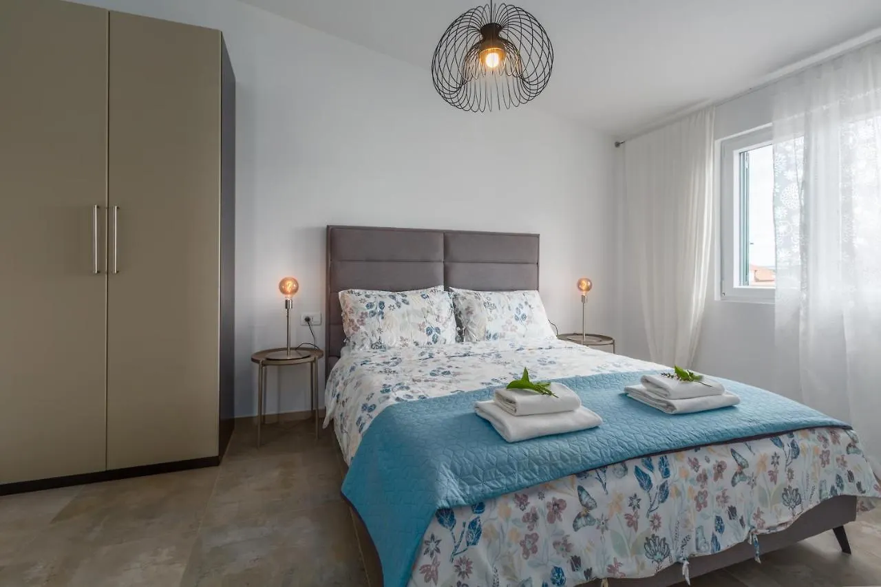 Apartments Zomzi Porec Croatia