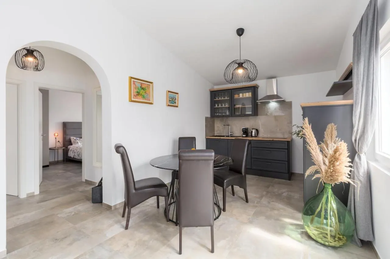 Apartments Zomzi Porec Croatia